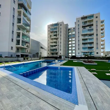 Modern Pool Alm 公寓